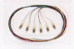 Lot de 12 pigtails colorés semi-serrés easy-strip LC OM3 50/125 µm 2 mètres