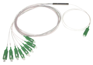 Mini splitter 1 fibre 900 µm SC/APC vers 8 fibres 900 µm SC/APC G657, 1 m