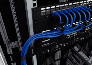 Lot de 5 supports guide-câbles verticaux – Noir